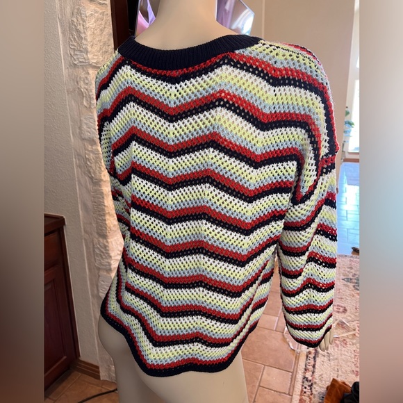 Lumiere Crochet Bell Sleeve Cropped Sweater Size L - Picture 5 of 9